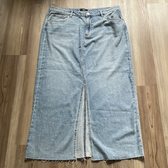 KUT from the Kloth Brea Jean Skirt Style KK23501 Light Wash Front slit Size 14 - Picture 3 of 11